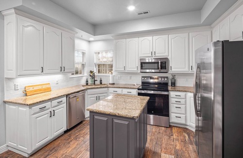 Bentonville Casa | Ride in and out access to the Coler Trails, 5 minutes from downtown Bentonville!