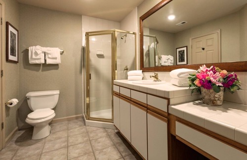 Tahoe Village Hotel | Resorts en Ridge Pointe