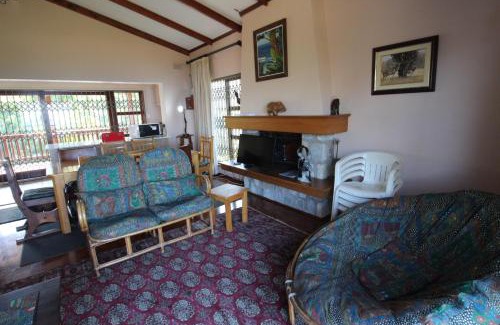 Uvongo Casa | Ridge road 18 Holiday House