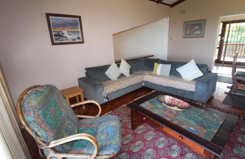 Uvongo Casa | Ridge road 18 Holiday House