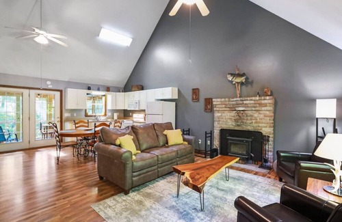 Berkeley Springs Casa | Ridge Top- Family and Pet friendly