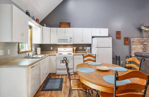 Berkeley Springs Casa | Ridge Top- Family and Pet friendly