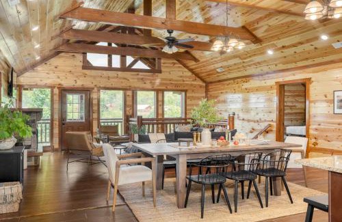 Wears Valley Casa | Ridge View by AvantStay 15mins from Pigeon Forge w Pavilion Indoor Pool Hot Tub