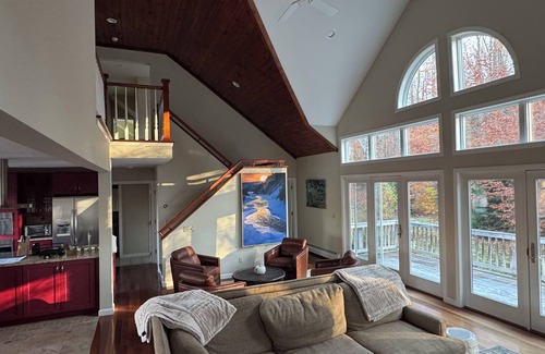 Stratton and Bromley Ski Areas Casa | RidgeHouse@SnowValley -Enjoy a great Vermont escape all 4 seasons-entire family!