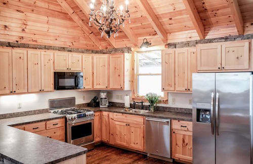 Dowelltown Cabina | Ridgeline Cabin at Center Hill Lake