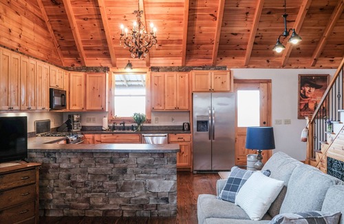 Dowelltown Cabina | Ridgeline Cabin at Center Hill Lake