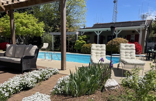 Taylorsville Cabaña | Ridgetop Oasis! Cottage/pool perched above valley. Stunning views, gardens, more