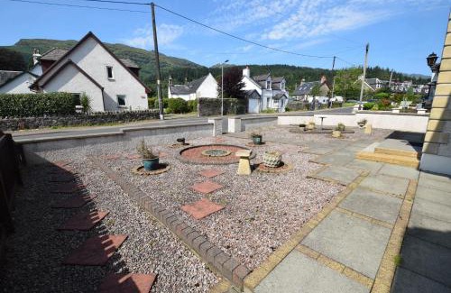 Lochgoilhead Casa | Ridgeview Villa - Partial loch view