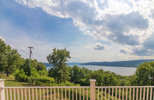 Keuka Park Cabaña | Retiro Riesling: "Fantásticas vistas del lago, viñedos y laderas"