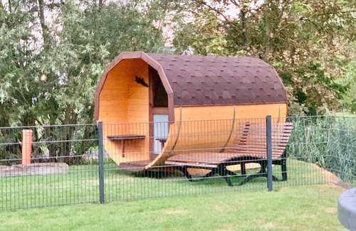 Eckwarden Apartamento | Right half of Luke house for 10 people - dream house on the North Sea with 2 bedrooms