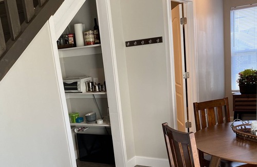 Hickory Casa | Right in the heart of Hickory, close to shopping , restaurants, downtown, hospit