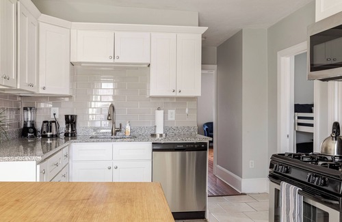 Columbus Park - Andrew Square Condominio | Right Near Convention Center and Train Station