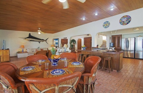 Manzanillo Casa | Right on beautiful sandy beach in gated community