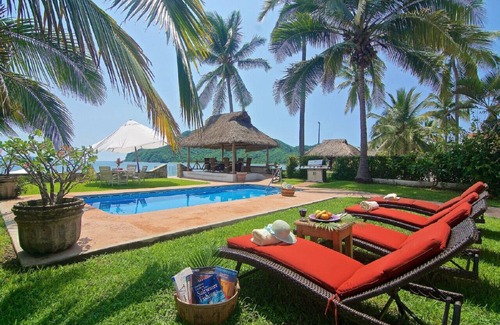 Manzanillo Casa | Right on beautiful sandy beach in gated community