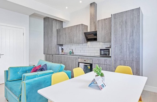 Montpelier Apartamento | Right On : Bright On Apartment 1F | By My Getaways