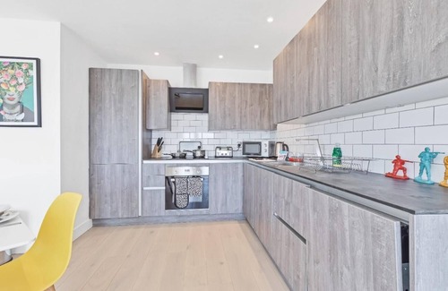 Montpelier Apartamento | Right On : Bright On Apartment 1B | By My Getaways