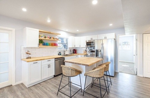 Mico Casa | Right on Medina Lake! Your large Deck overlooks the lake.