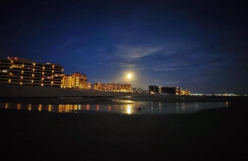 Puerto Peñasco Apartamento | Right on the Beach! Rocky Point Condo Rental - 2 Bedroom Penthouse Beachfront