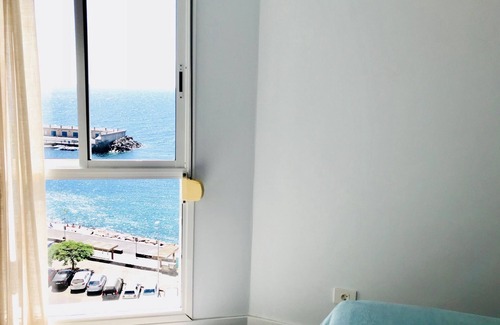 Radazul Apartamento | Primera linea de la playa apartamento tranquilo con una gran terraza y fibra