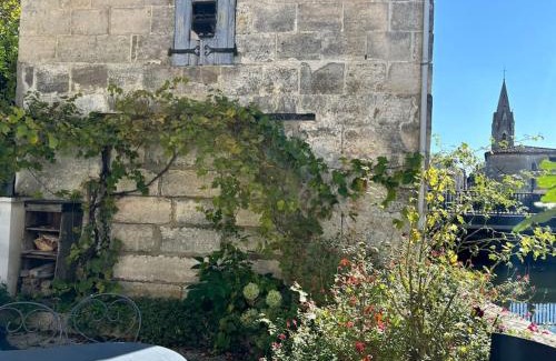 Aigre Casa | Right on the river- 4 bedroom house centre of town