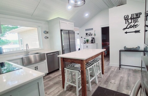 McColley Casa | ¡Perfecto retiro familiar en el 8MM con un increíble muelle y hermosas vistas!