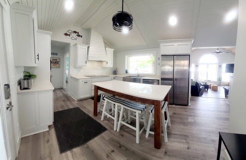 McColley Casa | ¡Perfecto retiro familiar en el 8MM con un increíble muelle y hermosas vistas!
