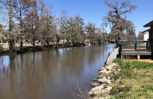 Pierre Part Casa | Right on the water! 3 Bedroom House, large deck, next to a kayak launch!