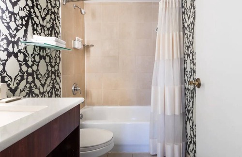 Historic District Hotel | Right Where History Is! Just Across Maryland State House