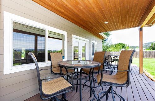 Laclede Casa | Riley Creek Retreat
