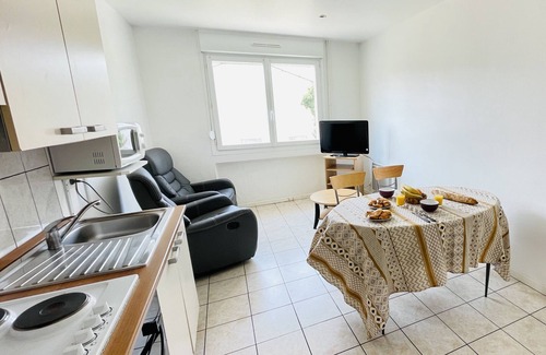 Forges-les-Bains Apartamento | Rimbaud: Apartment 300 metres from the thermal baths (public parking)