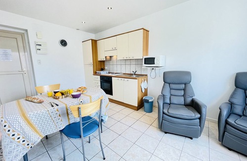 Forges-les-Bains Apartamento | Rimbaud: Apartment 300 metres from the thermal baths (public parking)