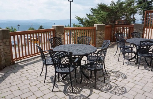Snowshoe Apartamento | Rimfire by Casago