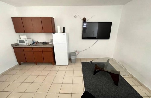 3ra Seccion Apartamento | Rincón frente al lago Levittown