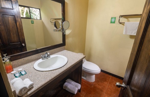 Mogote de Bagaces Cabina | Rinconcito Lodge