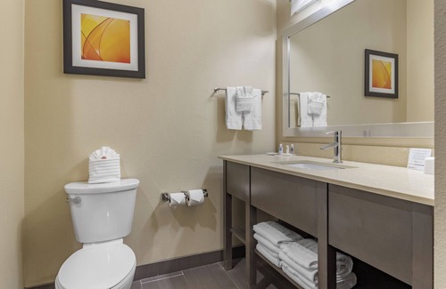 Barker Hotel | Ring Of Honor 4 Years Running Top 1% on TripAdvisor and Booking.com