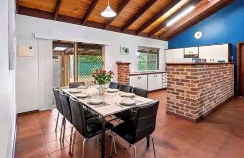 Dunsborough Casa | Ringtails, walk to town and beach
