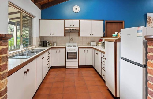Dunsborough Casa | Ringtails, walk to town and beach