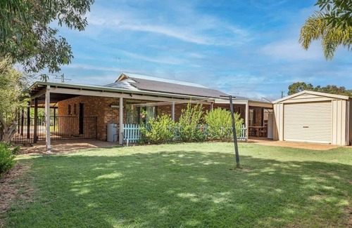 Dunsborough Casa | Ringtails, walk to town and beach