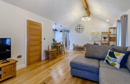 Thornton Dale Casa | Rinstone Lodge, Thornton-Le-Dale. Moors cottage with hot tub