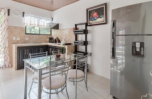 Llanuras del norte Apartamento | Rio Celeste Birds Garden apartment with A/C perfect for Family and couples