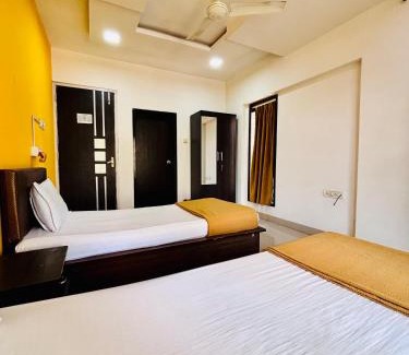 Malad West Cama Y Desayuno | Rio House Service apartment Malad