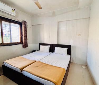 Malad West Cama Y Desayuno | Rio House Service apartment Malad