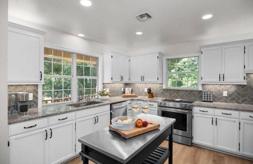 Stonewall Casa | Rio Ranchito, River front, Fire Pit, Views!