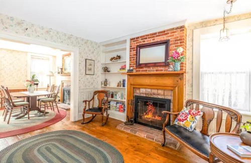 Galena Casa | Rise Getaways at Briarstone Inn Entire House
