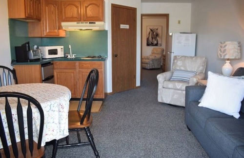 Deep Hole Condominio | Rise & Shine- Adorable Efficiency w/ Views & Pool!