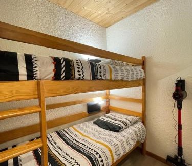 Risoul Apartamento | Risoul 1850 studio Résidence LesFlorins2 pour 4 pers avec accès direct sur les pistes