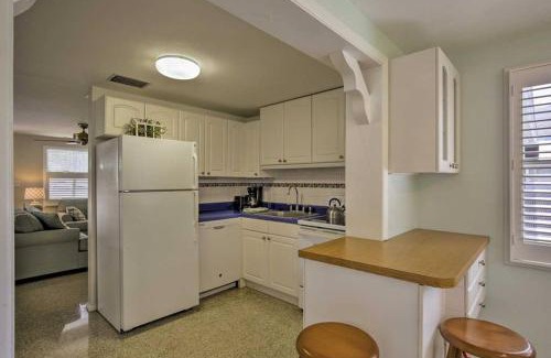 Indian Rocks Beach Casa | Rita's Cottage by the Beach - Steps to Ocean!