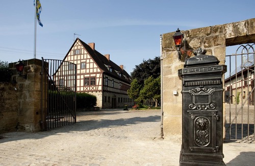 Erlabronn Apartamento | Rittmeister FeWo en la histórica mansión con piscina y sauna