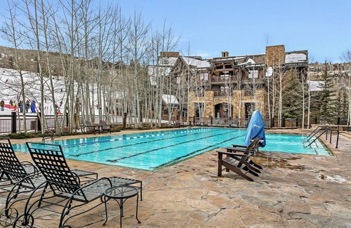 Avon Apartamento | RITZ ULTRA-LUXE STUDIO W/KITCHEN & SOFA BED. SKI-IN/SKI-OUT FUN APRES SKI SCENE!