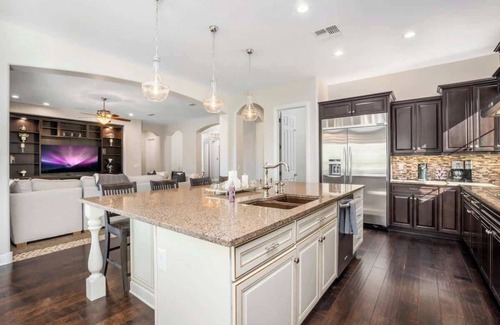 Ocotillo Casa | Heated Pool Included, Luxury 5 Bed 4 Bath Home, Gourmet kitchen